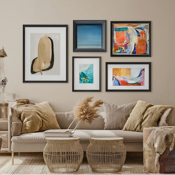 how-go-create-a-gallery-wall-in-a-living-room