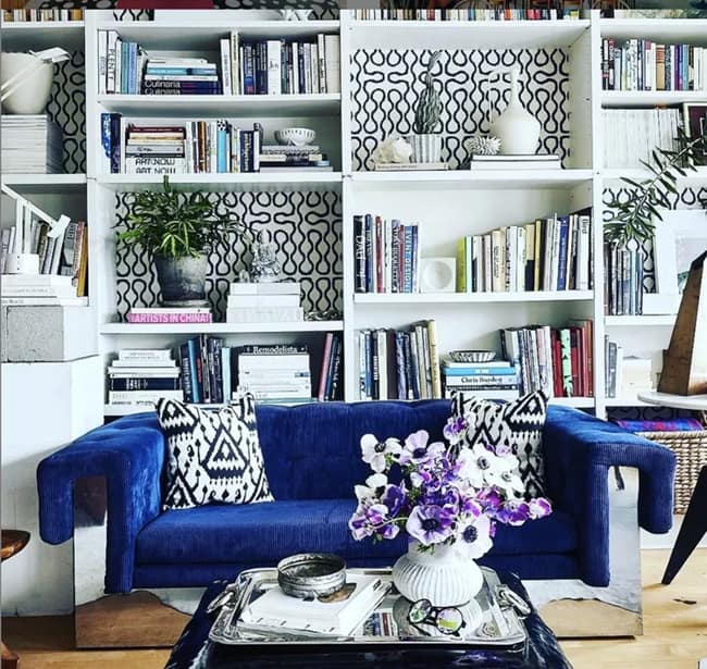 guide-to-style-a-bookcase-in-a-eclectic-living-room
